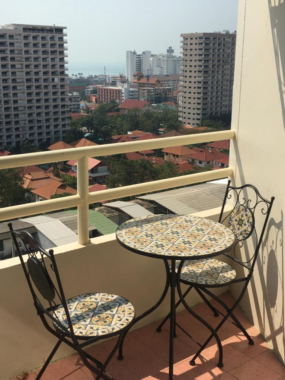 View Talay 1B Residence Pattaya Exteriör bild