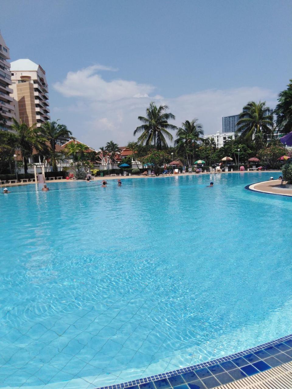 View Talay 1B Residence Pattaya Exteriör bild